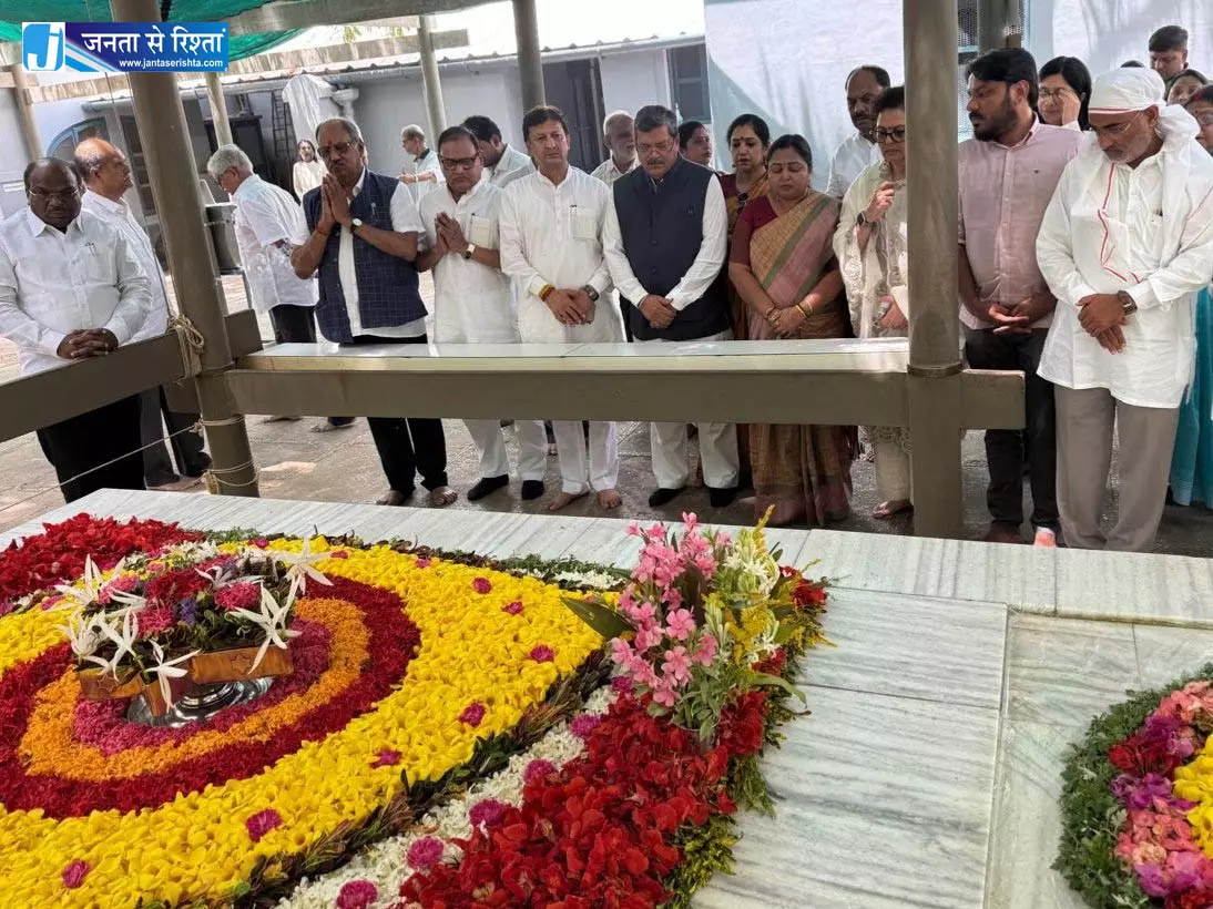 पुदुचेरी पहुंचे सांसद बृजमोहन अग्रवाल, क्रांतिकारी अरबिंदो की समाधि पर श्रद्धासुमन अर्पित किए