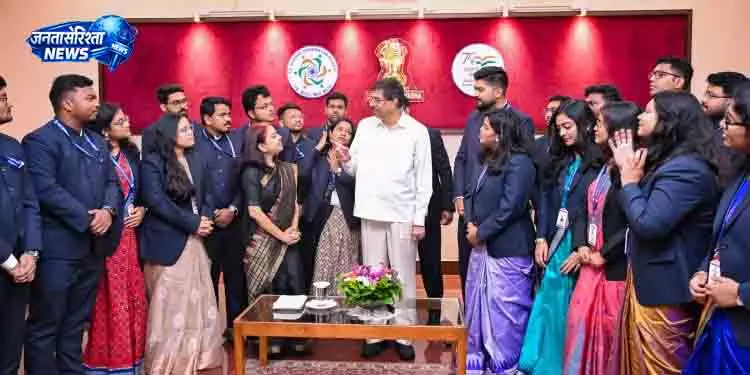 कंभमपति ने OAS अधिकारियों को दिए निर्देश कंभमपति ने OAS अधिकारियों को दिए निर्देश
