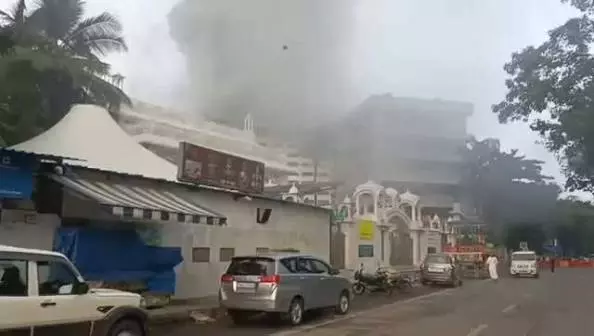 Mumbai: डालमिया स्कूल में आग लगने से मचा हड़कंप, बड़ा हादसा टला Mumbai: डालमिया स्कूल में आग लगने से मचा हड़कंप, बड़ा हादसा टला