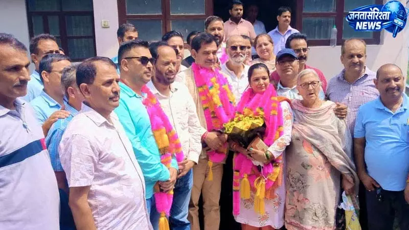 कांग्रेस समर्थित सीमा शर्मा नगर पंचायत अर्की की अध्यक्ष कांग्रेस समर्थित सीमा शर्मा नगर पंचायत अर्की की अध्यक्ष