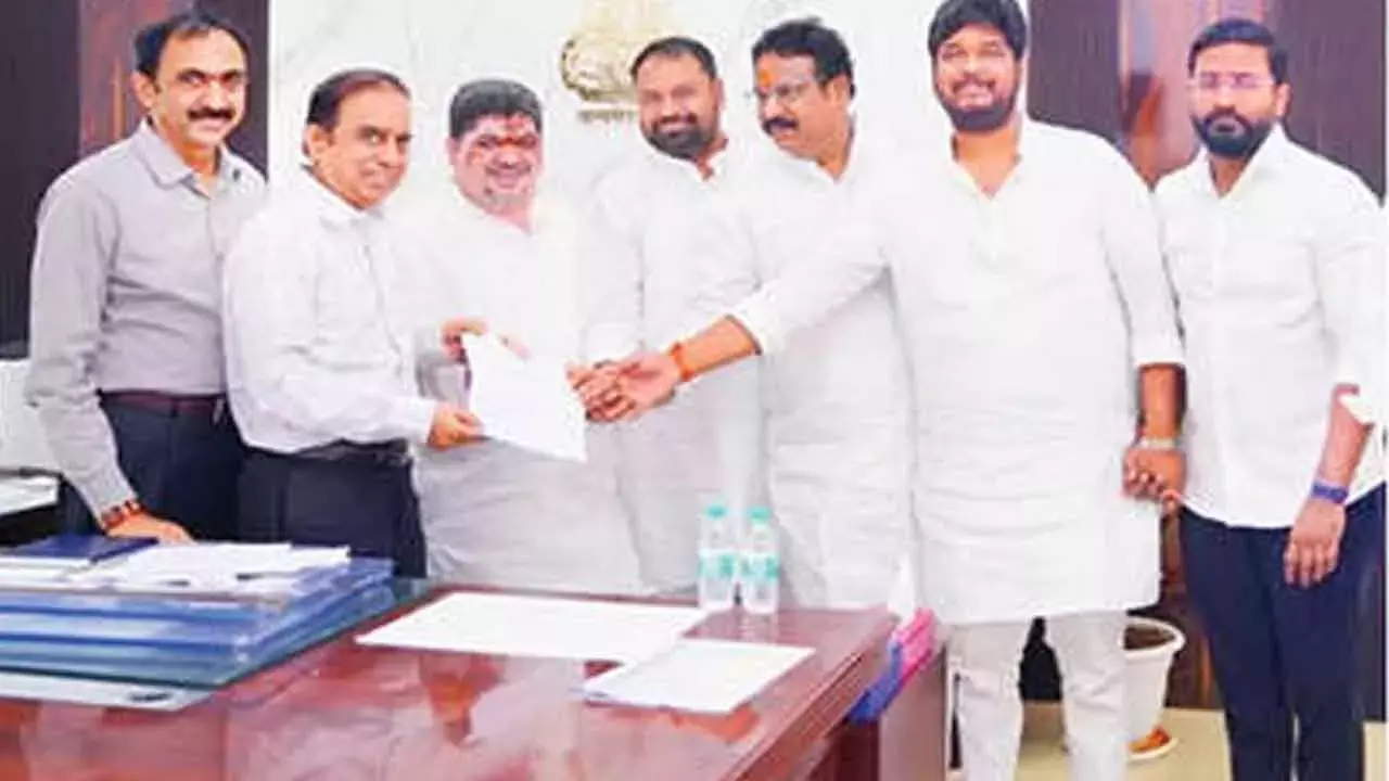 Telangana: तेलंगाना में SIR की समय-सीमा बढ़ाने की मांग बढ़ी Telangana: तेलंगाना में SIR की समय-सीमा बढ़ाने की मांग बढ़ी