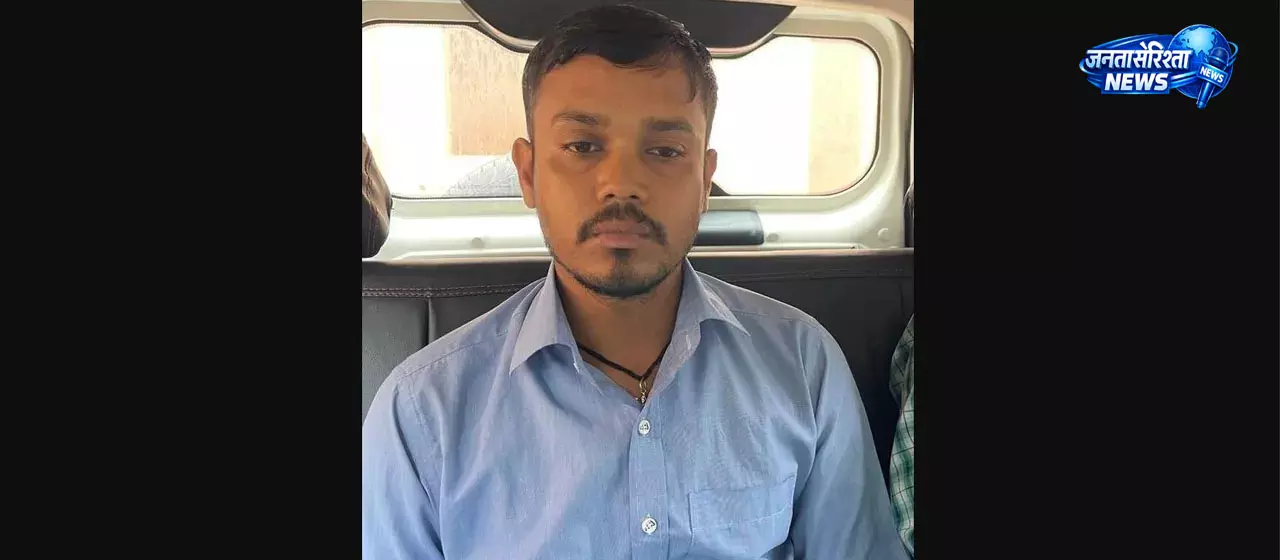 ओडिशा विजिलेंस की कार्रवाई, जमीन म्यूटेशन में मदद के नाम पर 25 हजार रिश्वत लेते RI गिरफ्तार ओडिशा विजिलेंस की कार्रवाई, जमीन म्यूटेशन में मदद के नाम पर 25 हजार रिश्वत लेते RI गिरफ्तार