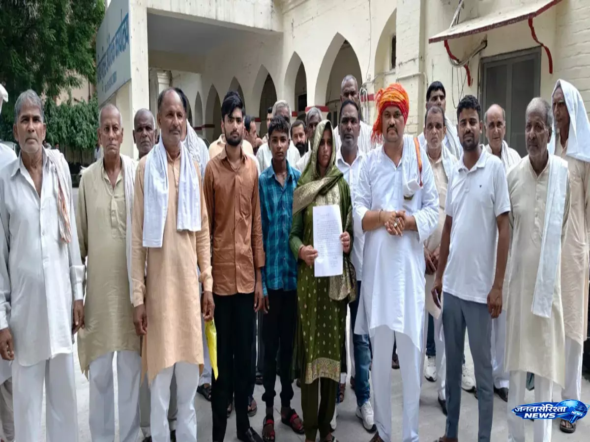 Innocent बच्चों की संपत्ति बचाने की गुहार, परिवार पहुंचा एसएसपी कार्यालय Innocent बच्चों की संपत्ति बचाने की गुहार, परिवार पहुंचा एसएसपी कार्यालय