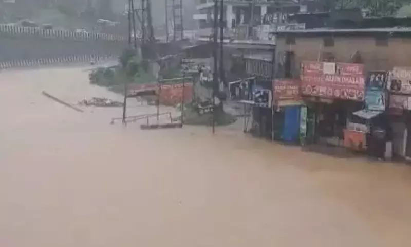 Assam ने रिंग रोड प्रोजेक्ट के तहत जोराबाट बाढ़ से निपटने के लिए 150 करोड़ रुपये तय किए Assam ने रिंग रोड प्रोजेक्ट के तहत जोराबाट बाढ़ से निपटने के लिए 150 करोड़ रुपये तय किए