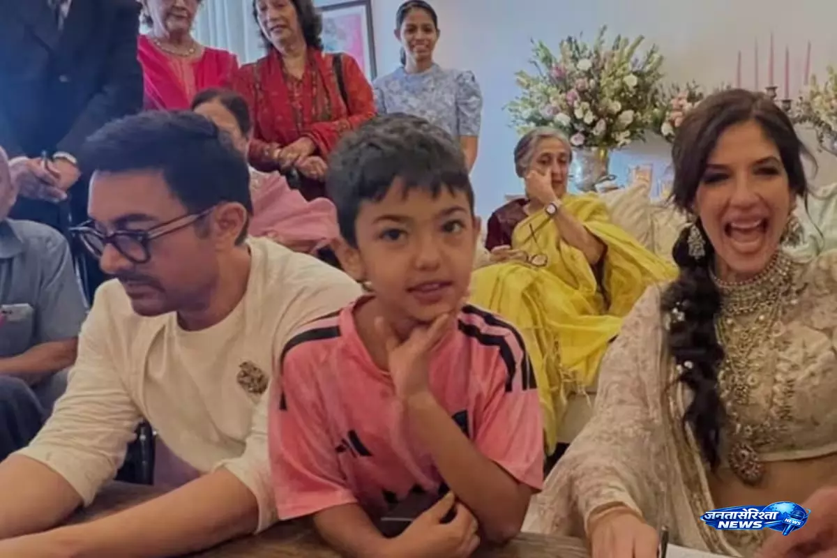 Sons की आवाज सुनते ही उठ गए आमिर, गौरी संग रिश्ते पर दोस्त का बड़ा खुलासा Sons की आवाज सुनते ही उठ गए आमिर, गौरी संग रिश्ते पर दोस्त का बड़ा खुलासा