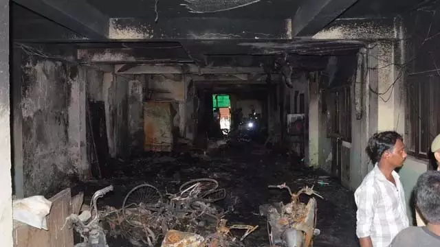 मामूरा अग्निकांड: स्नेहा की मौत से सदमे में दोस्त, बोली- काश छुट्टी नहीं ली होती मामूरा अग्निकांड: स्नेहा की मौत से सदमे में दोस्त, बोली- काश छुट्टी नहीं ली होती