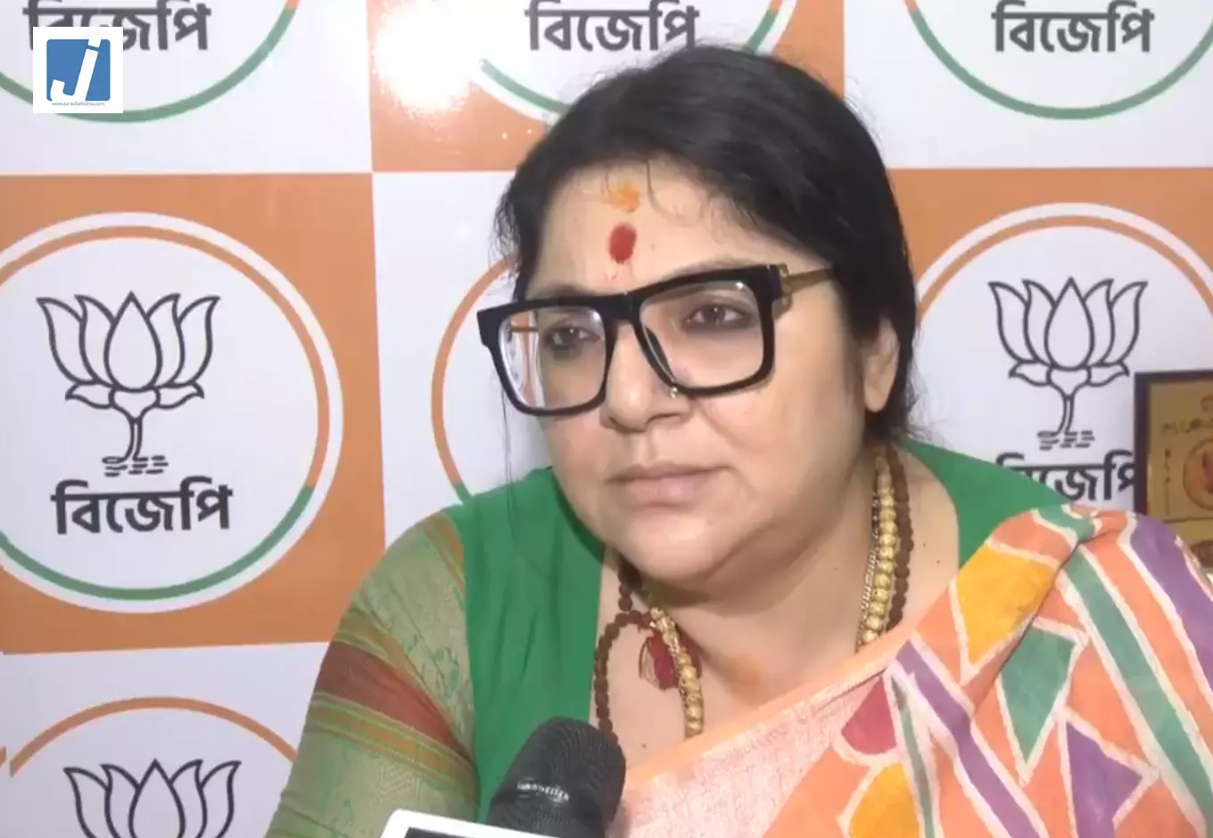 मदन मित्रा को लेकर सियासत तेज, लॉकेट चटर्जी का हमला- टीएमसी खुद खत्म हो रही है मदन मित्रा को लेकर सियासत तेज, लॉकेट चटर्जी का हमला- टीएमसी खुद खत्म हो रही है