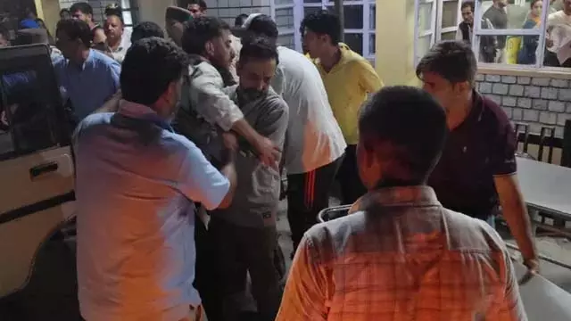 HRTC बस हादसे में 2 की मौत, घायलों को अस्पताल भेजा गया HRTC बस हादसे में 2 की मौत, घायलों को अस्पताल भेजा गया