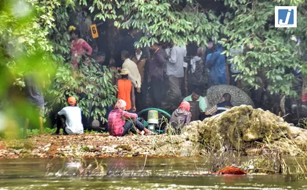 एसआईटी ने अदालत में 7000 पन्नों की अंतिम रिपोर्ट पेश की, 255 गवाहों के बयान दर्ज हैं एसआईटी ने अदालत में 7000 पन्नों की अंतिम रिपोर्ट पेश की, 255 गवाहों के बयान दर्ज हैं