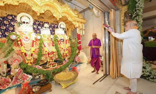 अहमदाबाद में निकली भगवान जगन्नाथ की भव्य रथयात्रा, मंगला आरती में शामिल हुए अमित शाह अहमदाबाद में निकली भगवान जगन्नाथ की भव्य रथयात्रा, मंगला आरती में शामिल हुए अमित शाह
