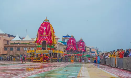 पुरी में रथ यात्रा, उमड़ा आस्था का सैलाब