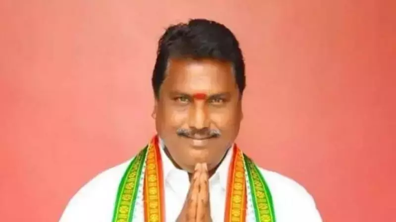 Telangana: एडलुरी लक्ष्मण कुमार मिशन प्रकृति पुरस्कार प्रदान करते हैं Telangana: एडलुरी लक्ष्मण कुमार मिशन प्रकृति पुरस्कार प्रदान करते हैं
