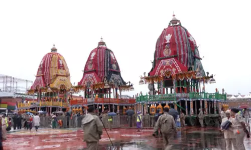 बारिश नहीं, प्रभु का आशीर्वाद है... पुरी पहुंचे लाखों श्रद्धालु, जय जगन्नाथ के जयकारों से गूंजा शहर बारिश नहीं, प्रभु का आशीर्वाद है... पुरी पहुंचे लाखों श्रद्धालु, जय जगन्नाथ के जयकारों से गूंजा शहर