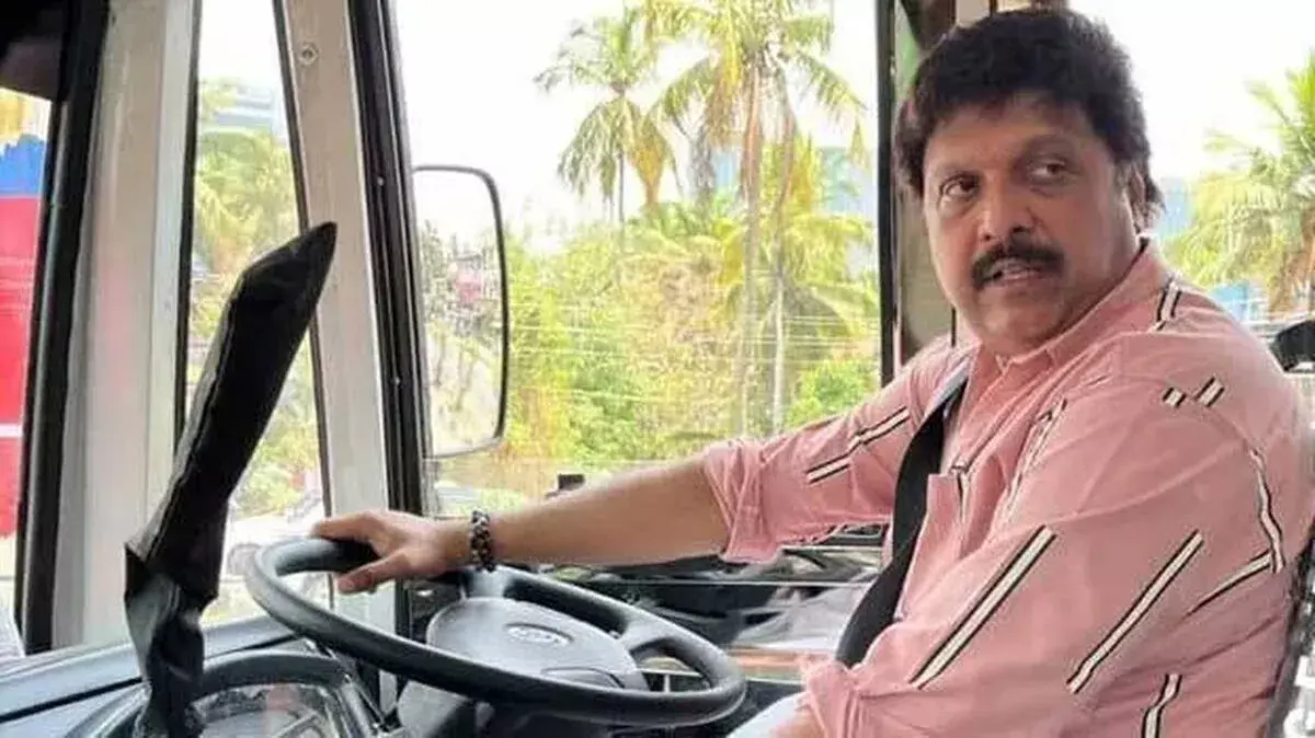 विधायक गणेश कुमार पर एक्शन; ड्राइविंग लाइसेंस से हटेगा ‘MLA’ टैग विधायक गणेश कुमार पर एक्शन; ड्राइविंग लाइसेंस से हटेगा ‘MLA’ टैग