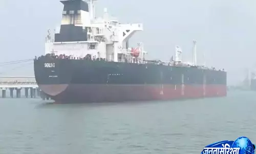 Hormuz Strait Attack: वाणिज्यिक जहाज पर मिसाइल हमले में बिहार के मरीन इंजीनियर की मौत Hormuz Strait Attack: वाणिज्यिक जहाज पर मिसाइल हमले में बिहार के मरीन इंजीनियर की मौत