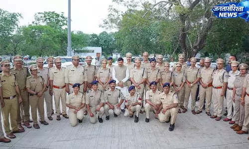 प्रमोशन पाने वाले पुलिस अधिकारियों ने CM का जताया आभार