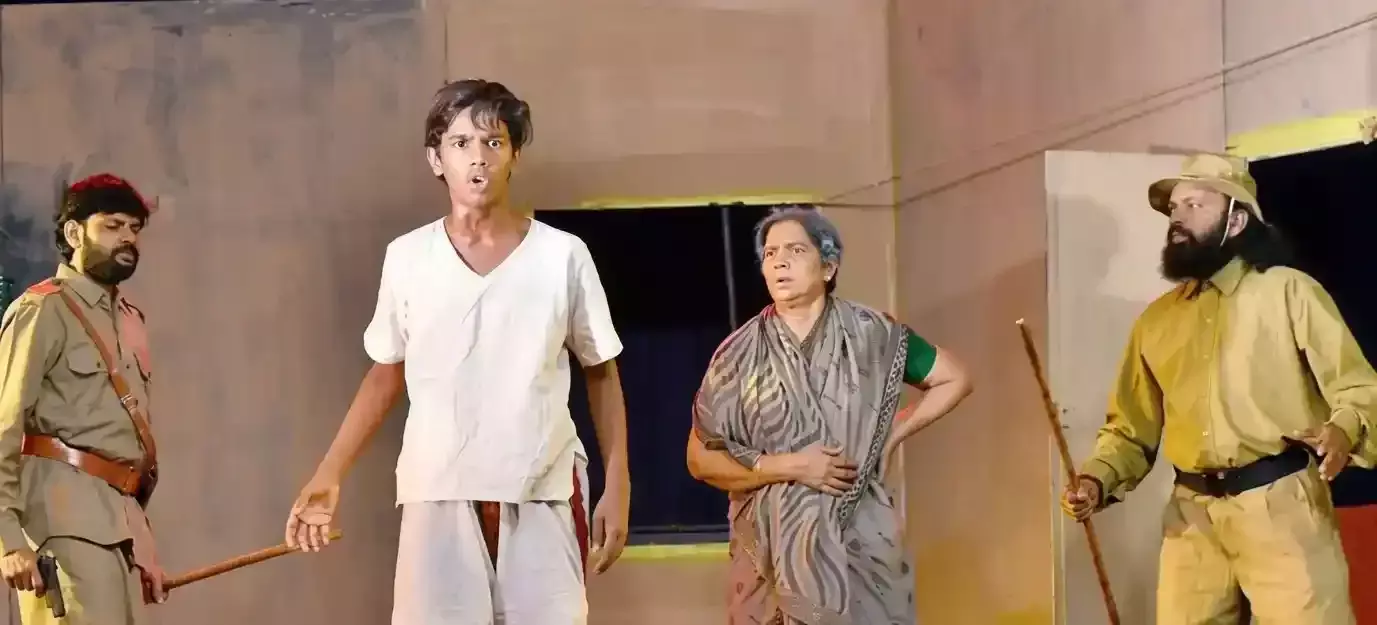 Andhra: अमरावती की आमदा डूरामलो ने दर्शकों से तालियां बटोरीं
