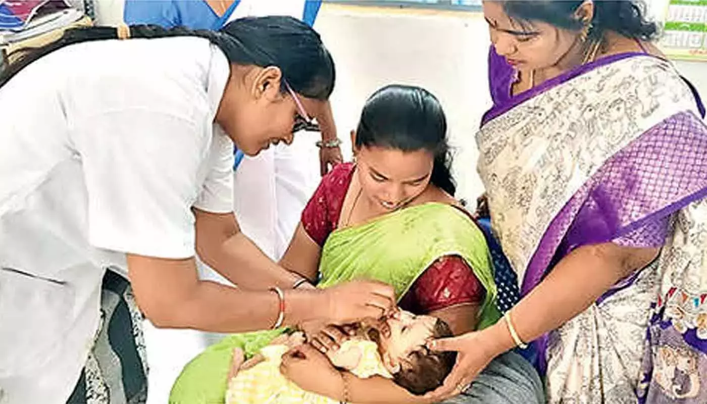 Andhra: बच्चों के लिए समय पर टीकाकरण पर ज़ोर दिया गया Andhra: बच्चों के लिए समय पर टीकाकरण पर ज़ोर दिया गया