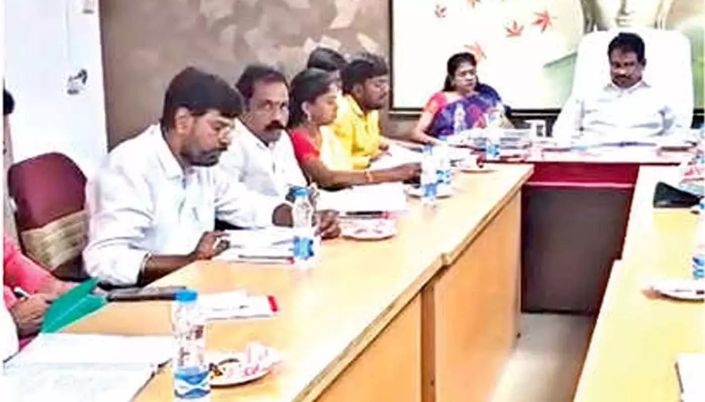 Andhra: अनंतपुर के किसानों की मदद करने के लिए IDC से आग्रह किया गया Andhra: अनंतपुर के किसानों की मदद करने के लिए IDC से आग्रह किया गया