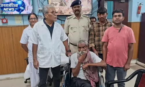 सात महीने बाद घर लौटे लापता नंद किशोर, परिवार से मिलते ही छलक उठीं आंखें सात महीने बाद घर लौटे लापता नंद किशोर, परिवार से मिलते ही छलक उठीं आंखें