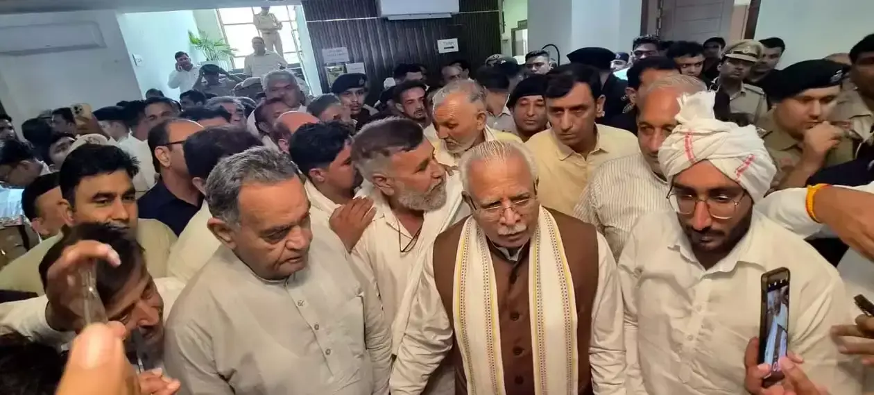 Hansi: चानौत का जल आंदोलन समाप्त, पीएम मोदी की रैली से पहले बड़ा घटनाक्रम Hansi: चानौत का जल आंदोलन समाप्त, पीएम मोदी की रैली से पहले बड़ा घटनाक्रम