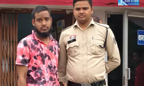 अंडरगारमेंट में मोबाइल छिपा कर रेलवे भर्ती का परीक्षा दे रहा अभ्यर्थी गिरफ्तार