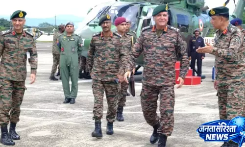 सेना प्रमुख जनरल धीरज सेठ ने पूर्वी कमान के सैन्य ठिकानों का किया दौरा सेना प्रमुख जनरल धीरज सेठ ने पूर्वी कमान के सैन्य ठिकानों का किया दौरा
