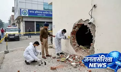 रेवाड़ी बैंक में फिल्मी अंदाज में चोरी की कोशिश रेवाड़ी बैंक में फिल्मी अंदाज में चोरी की कोशिश