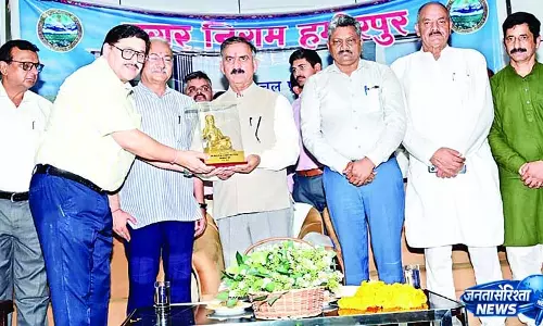 देशभक्ति के रंग में रंगा सुजानपुर
