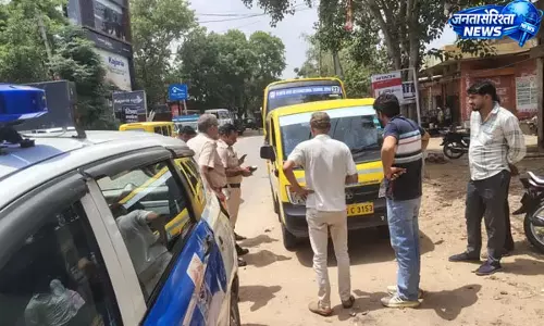 अटेली में स्कूल बसों की जांच, ट्रैफिक पुलिस ने सुरक्षा नियमों पर कसा शिकंजा अटेली में स्कूल बसों की जांच, ट्रैफिक पुलिस ने सुरक्षा नियमों पर कसा शिकंजा