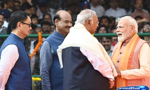 womens आरक्षण-परिसीमन मुद्दे पर घमासान, खरगे ने प्रधानमंत्री को लिखा पत्र womens आरक्षण-परिसीमन मुद्दे पर घमासान, खरगे ने प्रधानमंत्री को लिखा पत्र