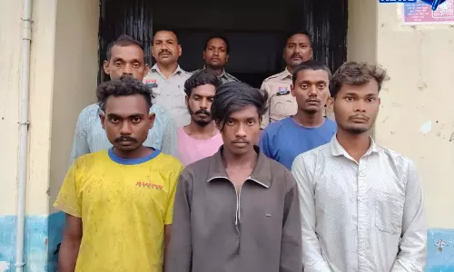 सरगुजा में चोरी के सामान के साथ 6 संदेही पकड़े गए, 50 लीटर डीजल और बैटरी बरामद सरगुजा में चोरी के सामान के साथ 6 संदेही पकड़े गए, 50 लीटर डीजल और बैटरी बरामद