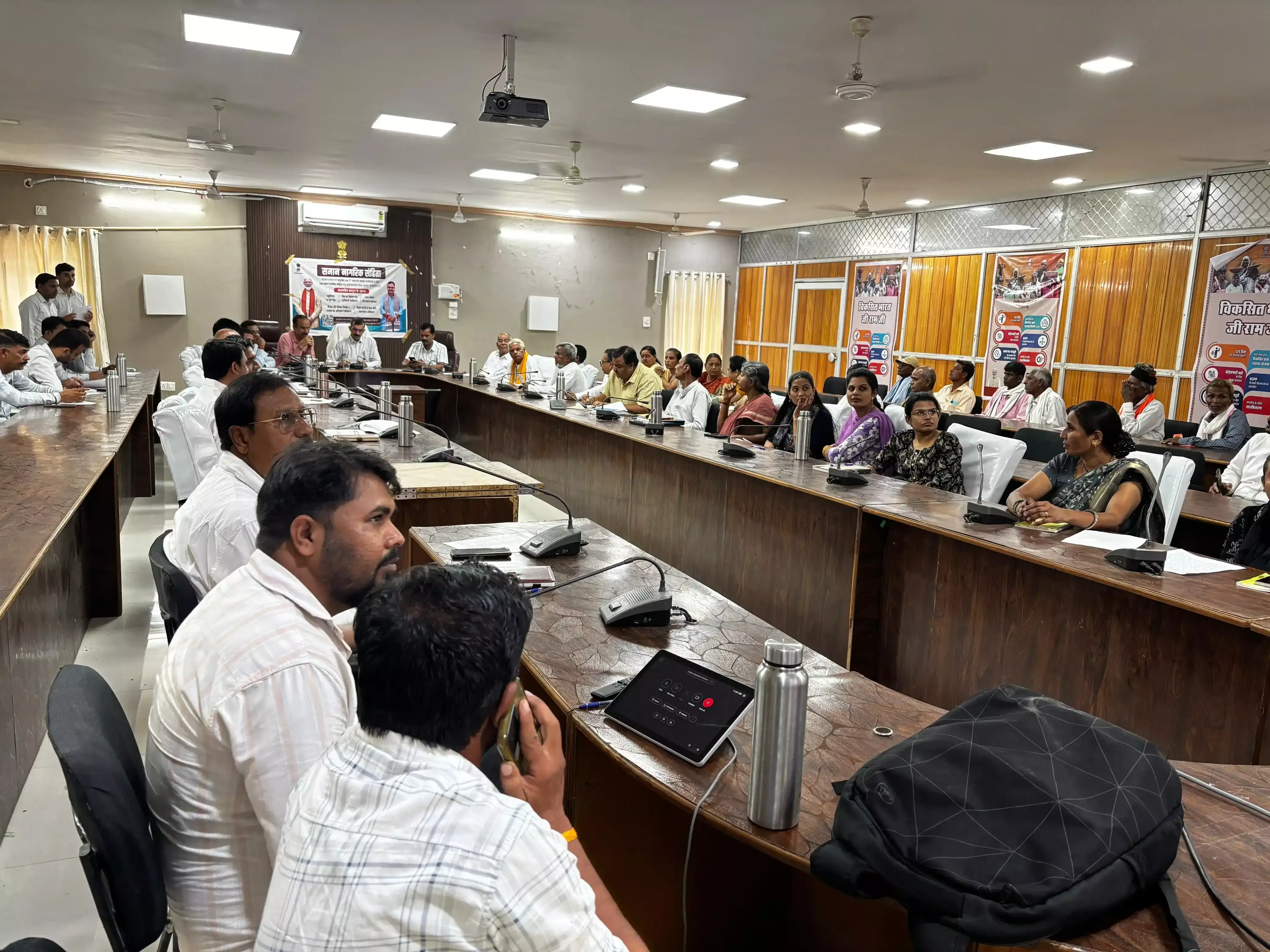 Dungarpur: यूसीसी जनसुनवाई में नाता प्रथा पर प्रतिबंध और एसटी वर्ग को छूट की मांग