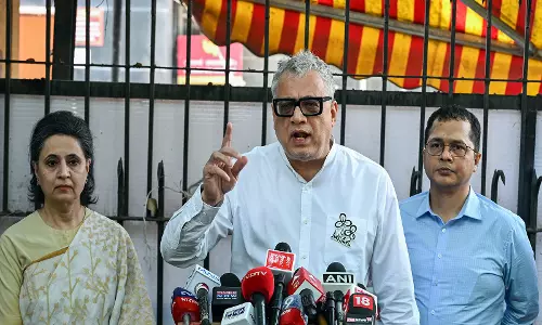 डेरेक ओब्रायन का ECI पर हमला, बोले BJP के शाखा कार्यालय की तरह काम न करे चुनाव आयोग डेरेक ओब्रायन का ECI पर हमला, बोले BJP के शाखा कार्यालय की तरह काम न करे चुनाव आयोग