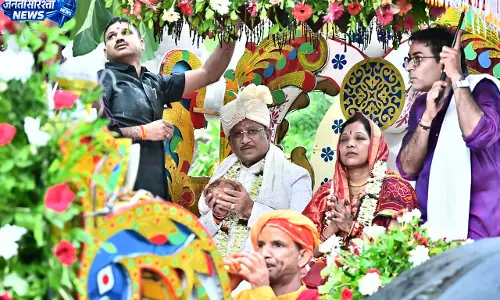 छेरा पहरा की पावन परंपरा का निर्वहन कर दिया सेवा, समर्पण और विनम्रता का संदेश छेरा पहरा की पावन परंपरा का निर्वहन कर दिया सेवा, समर्पण और विनम्रता का संदेश