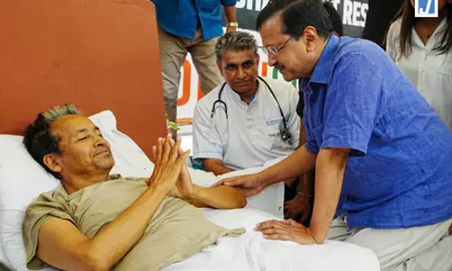 नई दिल्ली : जंतर-मंतर पर सोनम वांगचुक को समर्थन देने पहुंचे अरविंद केजरीवाल नई दिल्ली : जंतर-मंतर पर सोनम वांगचुक को समर्थन देने पहुंचे अरविंद केजरीवाल