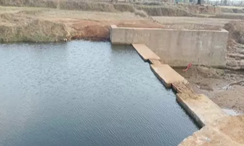 मनरेगा का चेक डेम बना किसानों की नई उम्मीद, 12.5 एकड़ खेतों की होगी सिंचाई मनरेगा का चेक डेम बना किसानों की नई उम्मीद, 12.5 एकड़ खेतों की होगी सिंचाई