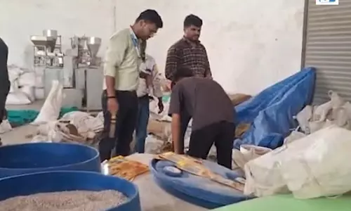 एफडीए की बड़ी कार्रवाई, प्रतिबंधित गुटखा-पान मसाला बनाने वाली फैक्ट्री पर छापा एफडीए की बड़ी कार्रवाई, प्रतिबंधित गुटखा-पान मसाला बनाने वाली फैक्ट्री पर छापा