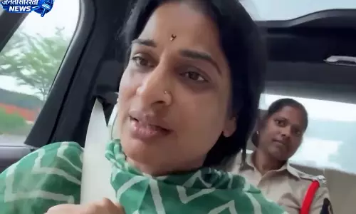 हैदराबाद एयरपोर्ट से BJP नेता माधवी लता पुलिस हिरासत में हैदराबाद एयरपोर्ट से BJP नेता माधवी लता पुलिस हिरासत में
