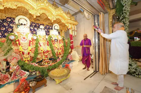 अहमदाबाद में निकली भगवान जगन्नाथ की भव्य रथयात्रा, मंगला आरती में शामिल हुए अमित शाह अहमदाबाद में निकली भगवान जगन्नाथ की भव्य रथयात्रा, मंगला आरती में शामिल हुए अमित शाह