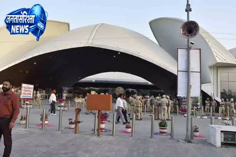Amritsar करतारपुर कॉरिडोर खोलने की PM से मांग Amritsar करतारपुर कॉरिडोर खोलने की PM से मांग