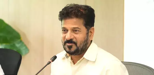 CM रेवंत ने ग्रेटर हैदराबाद के लोगों को बोनालु महोत्सव की बधाई दी CM रेवंत ने ग्रेटर हैदराबाद के लोगों को बोनालु महोत्सव की बधाई दी