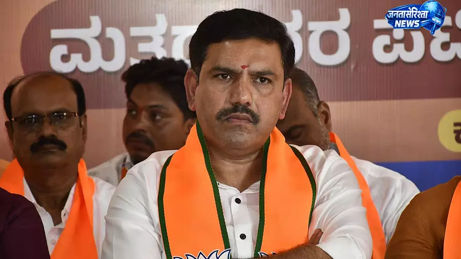 विजयेंद्र का वार: किसानों पर भारी पड़ रही रियल एस्टेट नीति विजयेंद्र का वार: किसानों पर भारी पड़ रही रियल एस्टेट नीति
