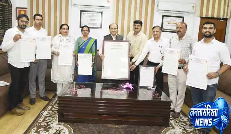 हिंदी विभाग का नया कैलेंडर छात्रों के लिए फायदेमंद हिंदी विभाग का नया कैलेंडर छात्रों के लिए फायदेमंद