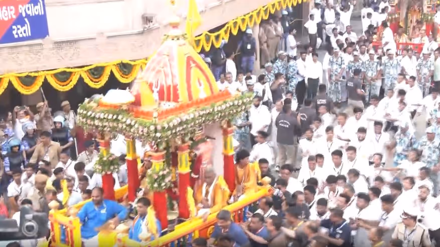 Ahmedabad में कड़ी सुरक्षा के बीच 149वीं जगन्नाथ रथ यात्रा शुरू