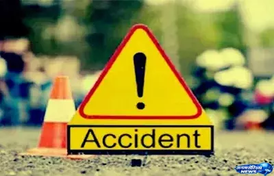 Tyre फटने से बेकाबू ट्रक घर में घुसा, तीन की मौत Tyre फटने से बेकाबू ट्रक घर में घुसा, तीन की मौत
