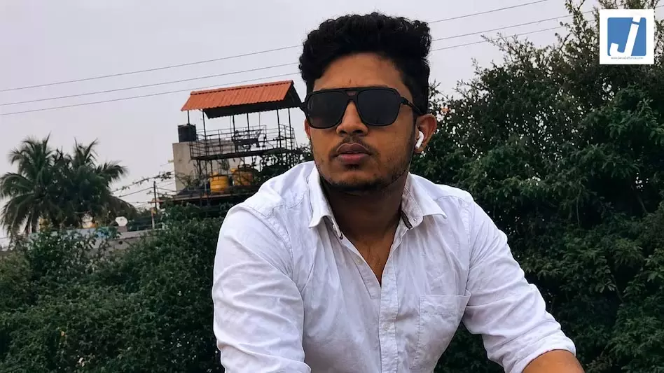 होटल की सर्विस लिफ्ट में सिर फंसने से युवक की मौत होटल की सर्विस लिफ्ट में सिर फंसने से युवक की मौत