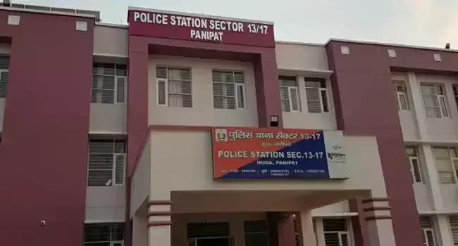 Panipat: पानीपत-दिल्ली मार्ग पर हादसा, अज्ञात वाहन ने युवक को कुचला Panipat: पानीपत-दिल्ली मार्ग पर हादसा, अज्ञात वाहन ने युवक को कुचला