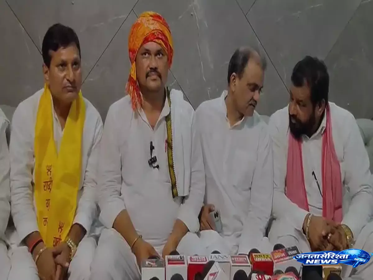 Meerut में करोड़ों की ठगी का मामला, ज्योति त्यागी पर लगे आरोप Meerut में करोड़ों की ठगी का मामला, ज्योति त्यागी पर लगे आरोप