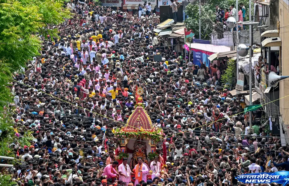 Jagannath यात्रा में सुरक्षा पर सवाल, भगदड़ के बाद प्रशासन अलर्ट Jagannath यात्रा में सुरक्षा पर सवाल, भगदड़ के बाद प्रशासन अलर्ट